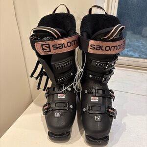 Salomon Women's Black and Rose Gold Winter Ski Boots